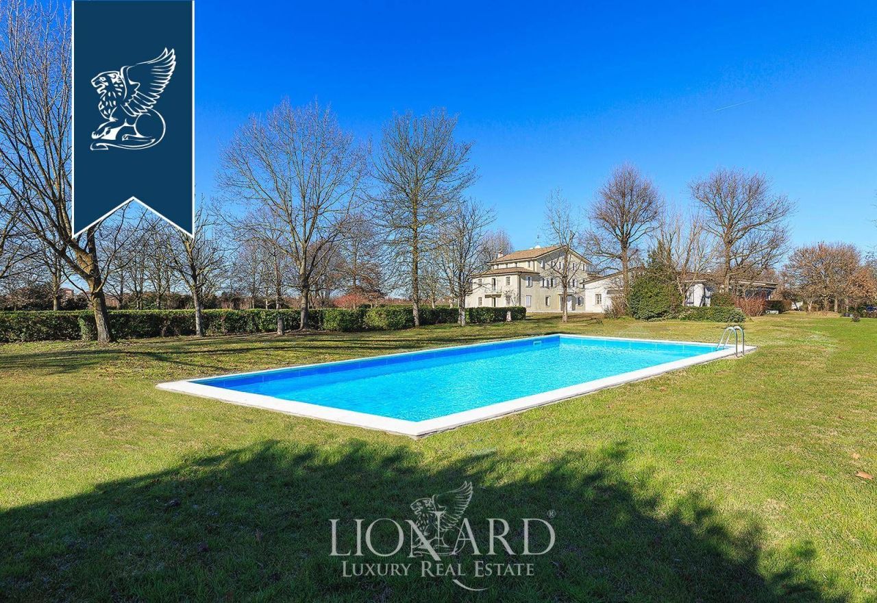 Вилла в Модене, Италия, 1 700 м² - фото 3