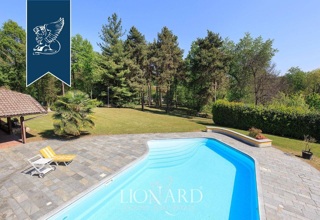 Вилла в Новаре, Италия, 700 м² - фото 3