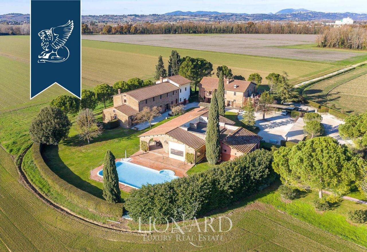 Ферма в Беттоне, Италия, 1 900 м² - фото 4