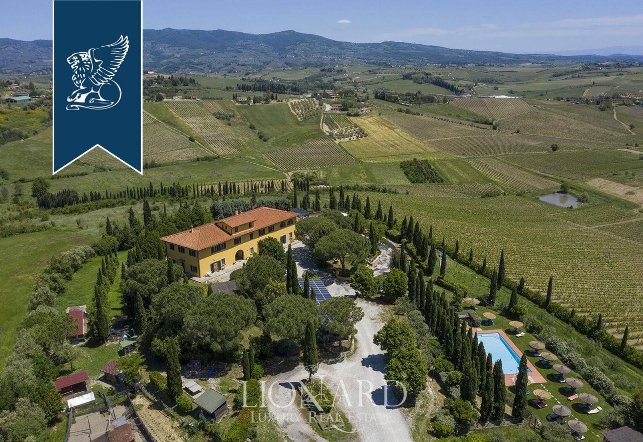 Ферма во Флоренции, Италия, 1 300 м² - фото 4