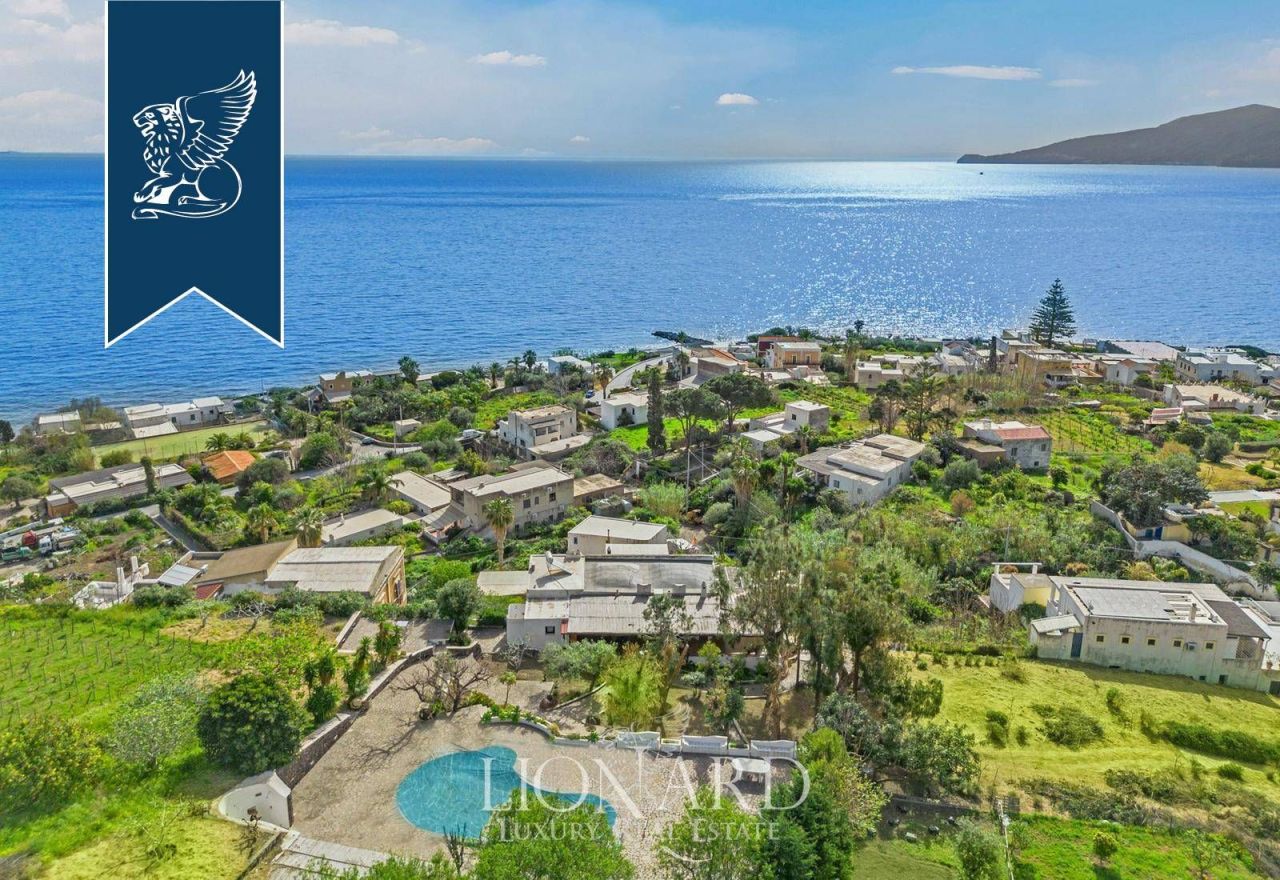 Вилла в Мессине, Италия, 300 м² - фото 5