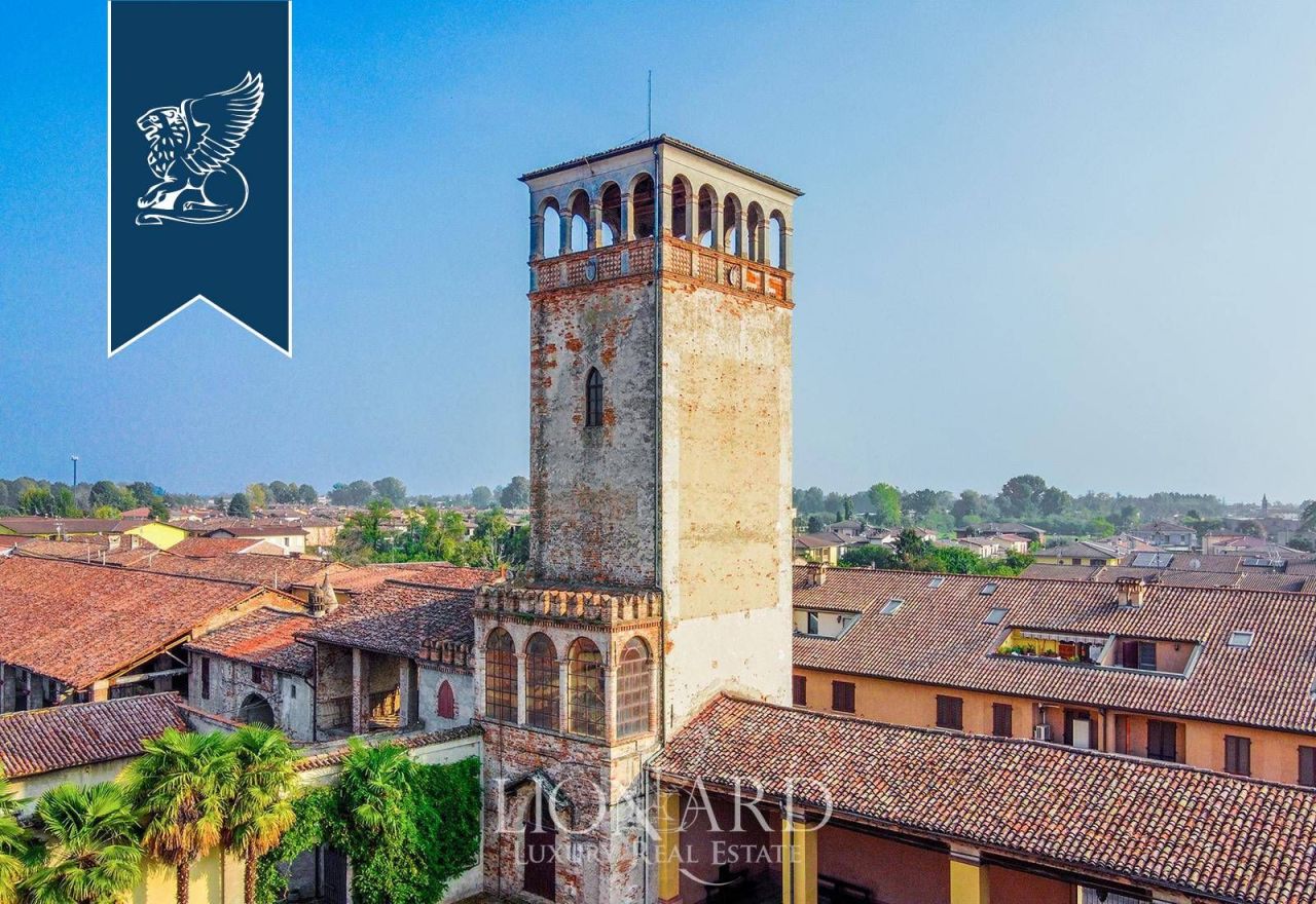 Вилла в Кремоне, Италия, 2 200 м² - фото 5