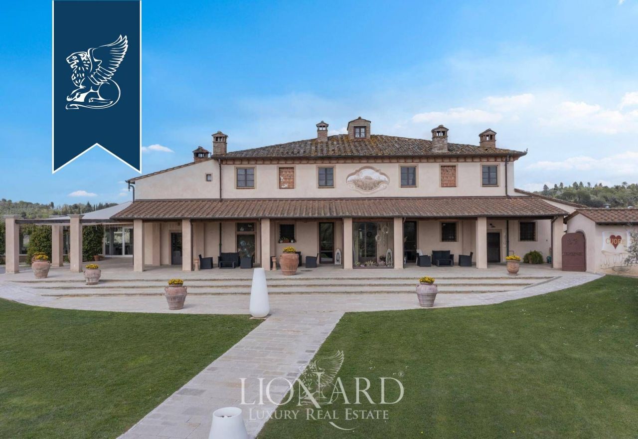 Ферма в Понтедере, Италия, 2 100 м² - фото 5