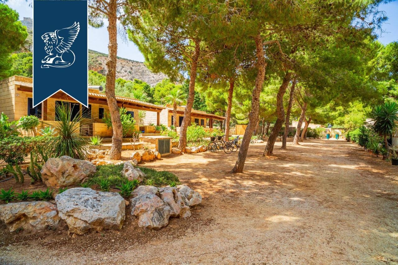 Дом в Фавиньяне, Италия, 2 100 м² - фото 5