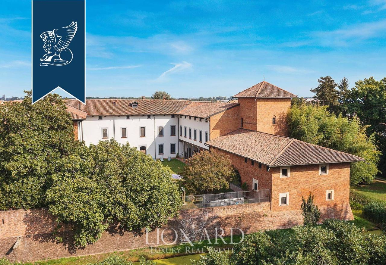 Замок в Павии, Италия, 2 600 м² - фото 5