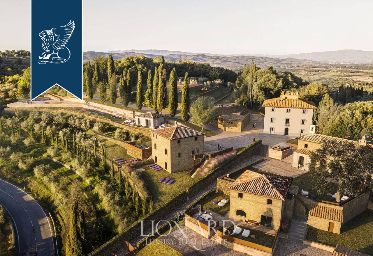 Отель, гостиница в Ареццо, Италия, 2 000 м² - фото 5