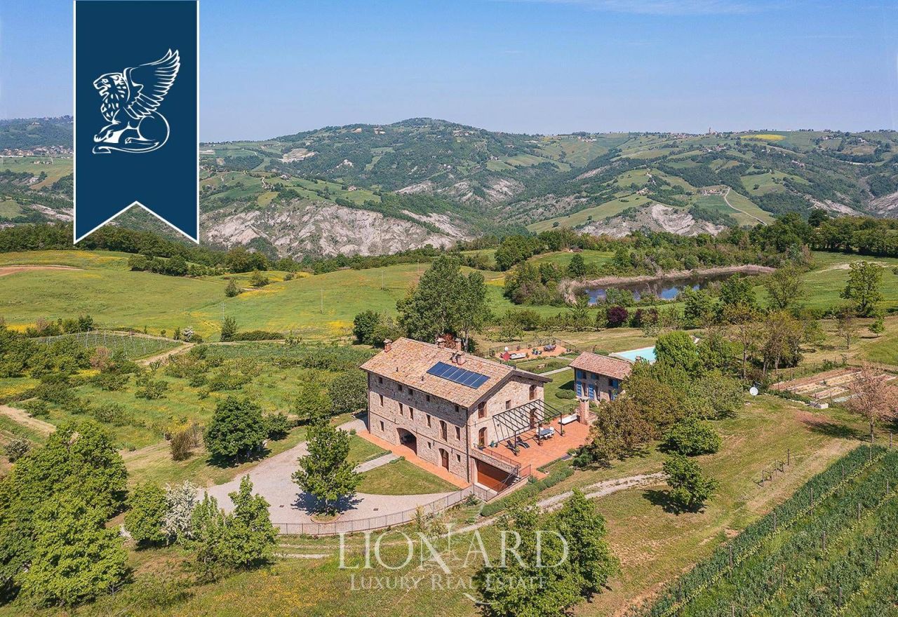 Вилла в Модене, Италия, 900 м² - фото 5