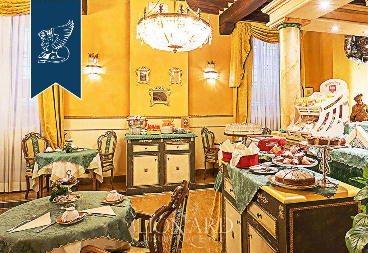 Отель, гостиница в Лукке, Италия, 680 м² - фото 5