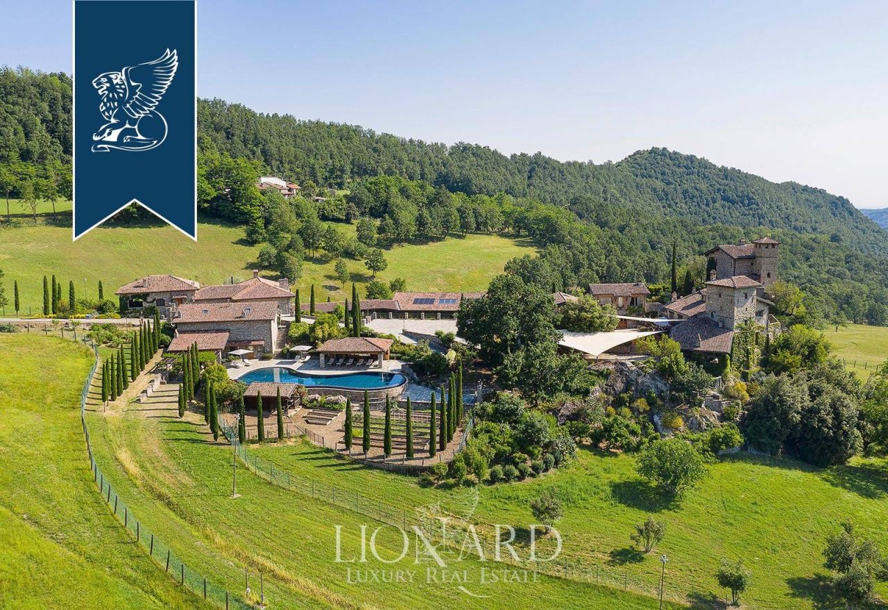 Замок в Пьяченце, Италия, 2 785 м² - фото 5