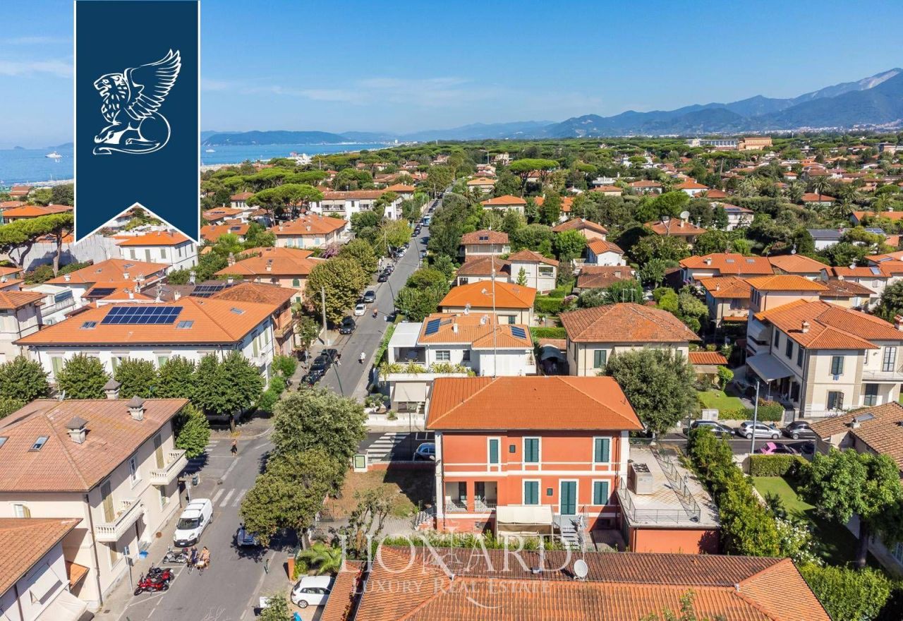 Вилла в Форте деи Марми, Италия, 400 м² - фото 5