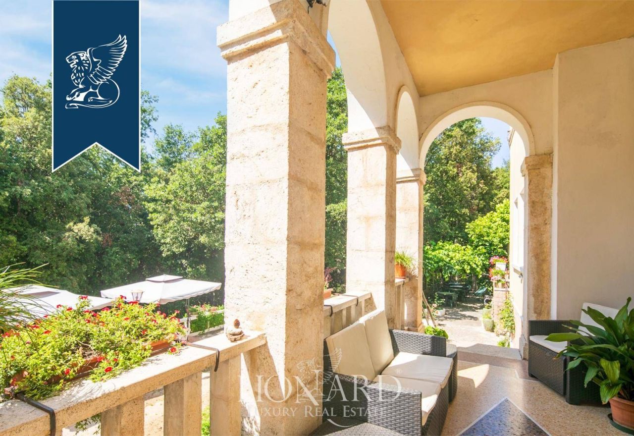 Отель, гостиница в Сполето, Италия, 1 500 м² - фото 5