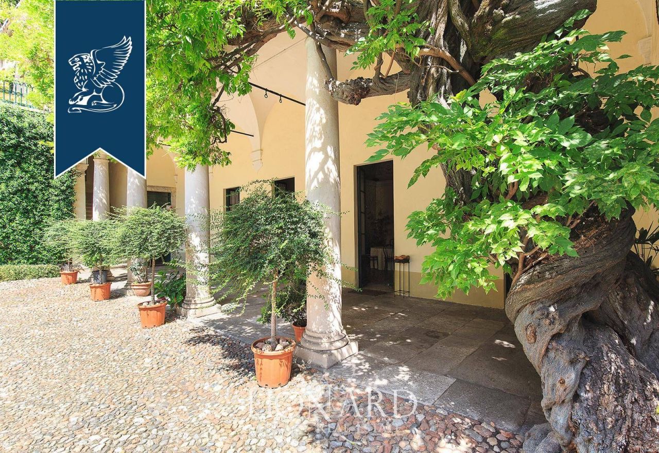 Вилла в Варесе, Италия, 1 000 м² - фото 5