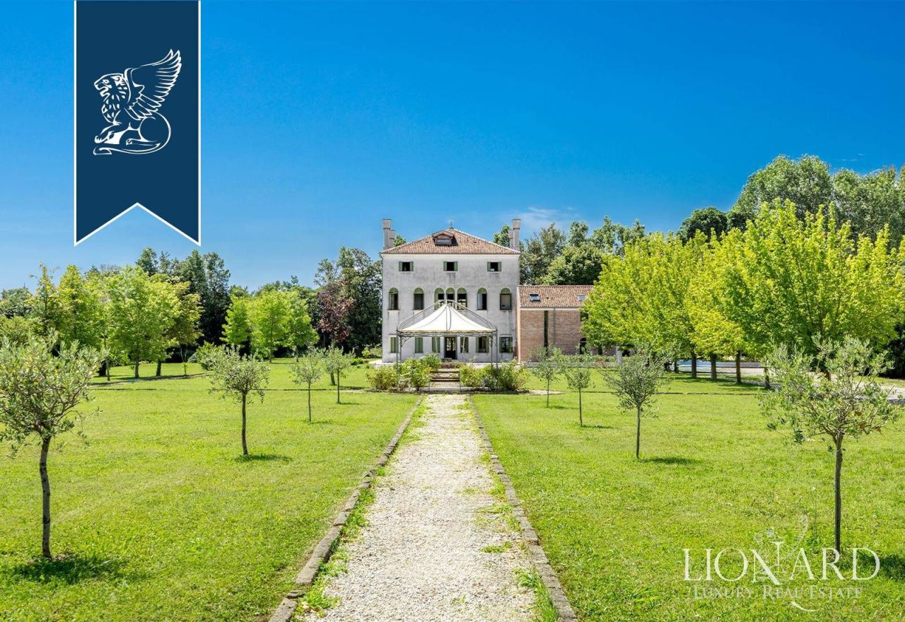 Вилла в Венеции, Италия, 1 600 м² - фото 5