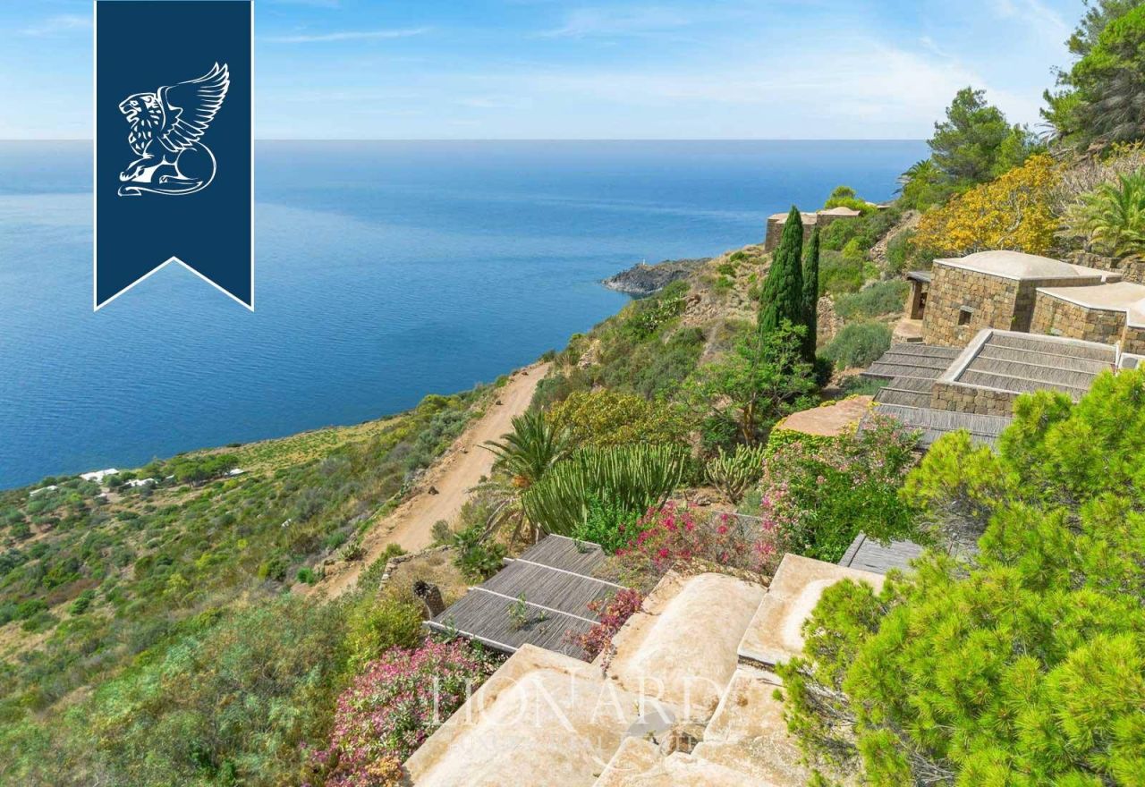 Вилла на о-ве Пантеллерия, Италия, 500 м² - фото 5