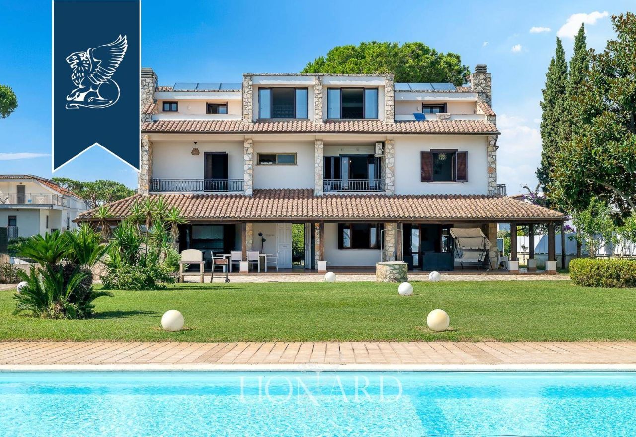 Вилла в Сан-Феличе-Чирчео, Италия, 600 м² - фото 5