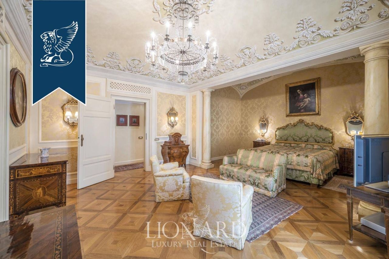 Дом в Пьяченце, Италия, 2 700 м² - фото 5