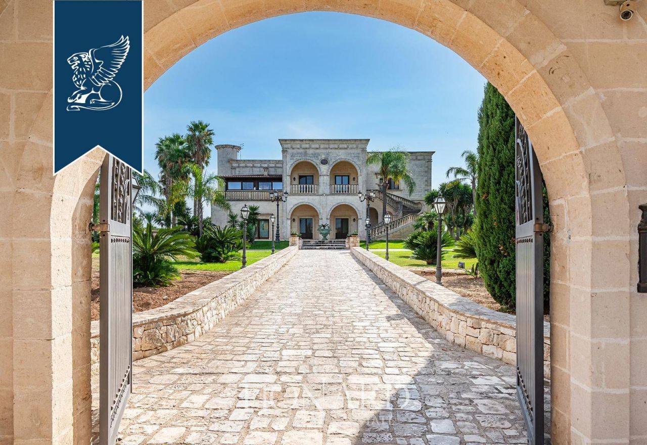 Вилла в Таранто, Италия, 1 000 м² - фото 5