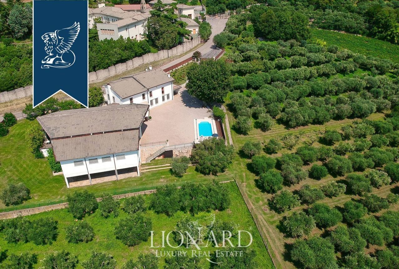 Вилла в Вероне, Италия, 1 000 м² - фото 5