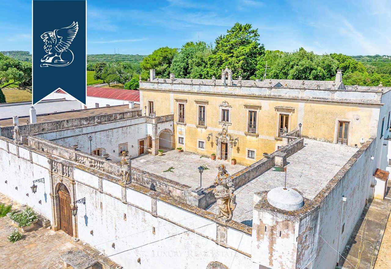 Вилла в Таранто, Италия, 3 850 м² - фото 5