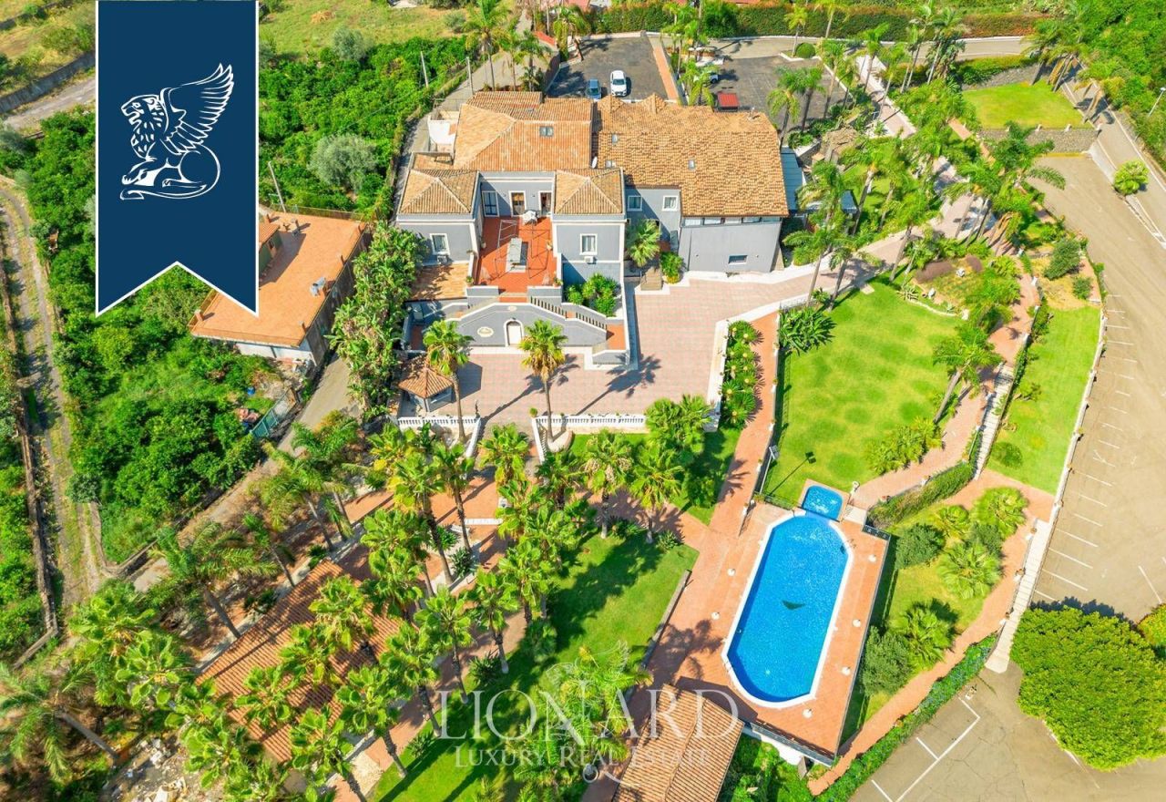 Вилла в Ачиреале, Италия, 1 800 м² - фото 4