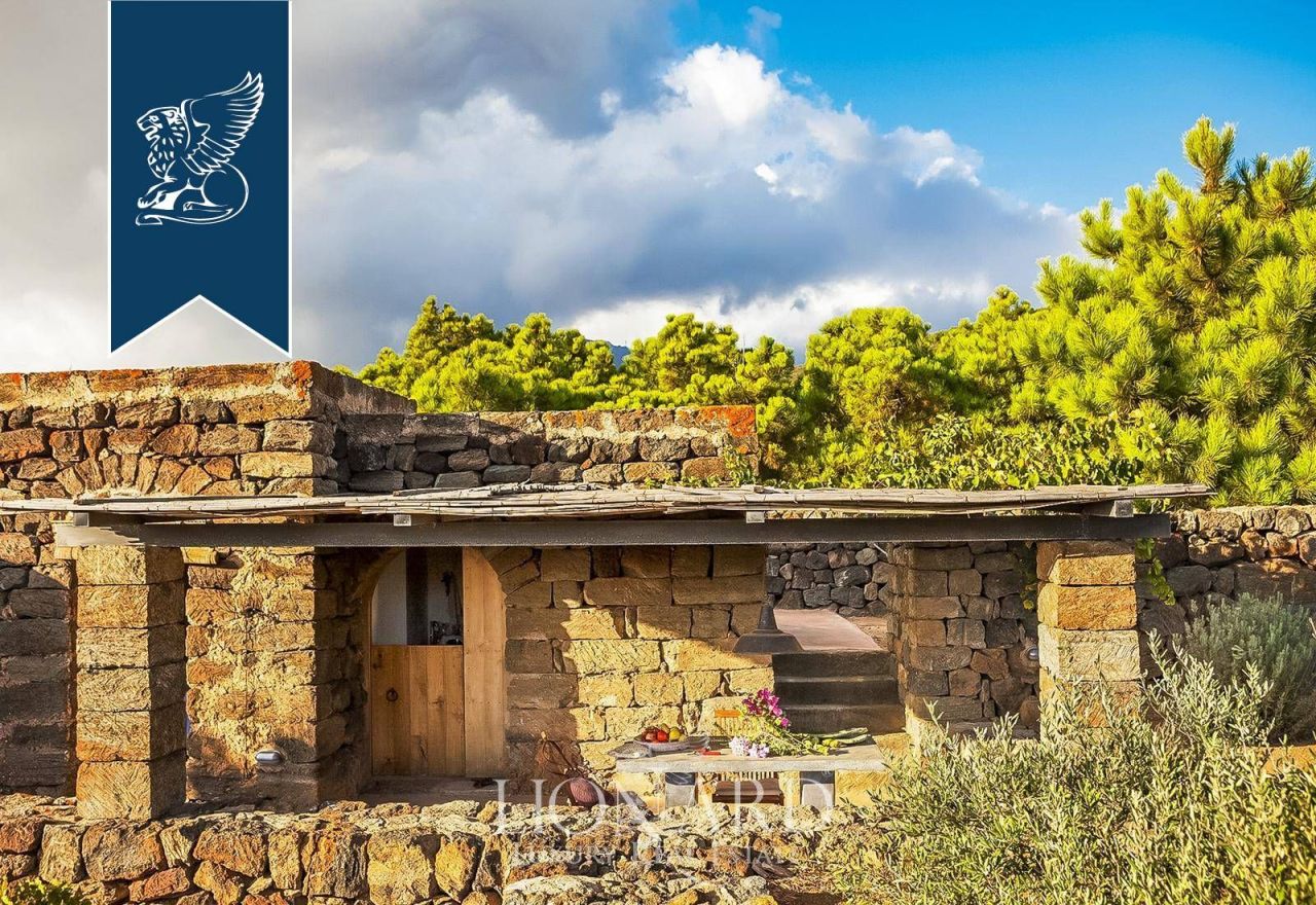 Ферма на о-ве Пантеллерия, Италия, 550 м² - фото 4