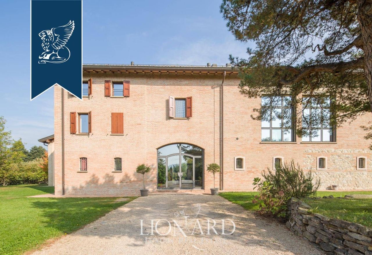 Вилла в Реджо-Эмилии, Италия, 800 м² - фото 4