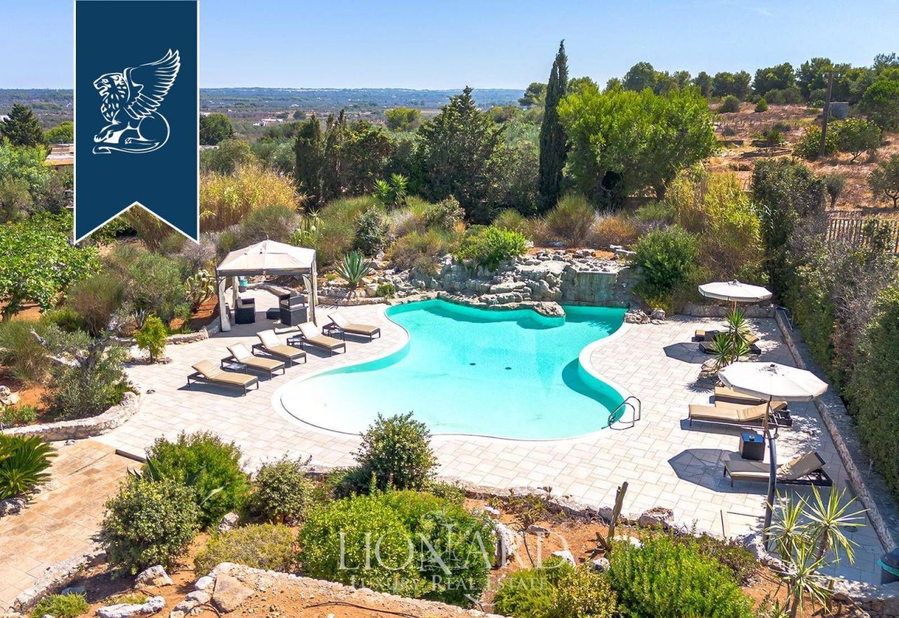 Ферма в Лечче, Италия, 1 000 м² - фото 4