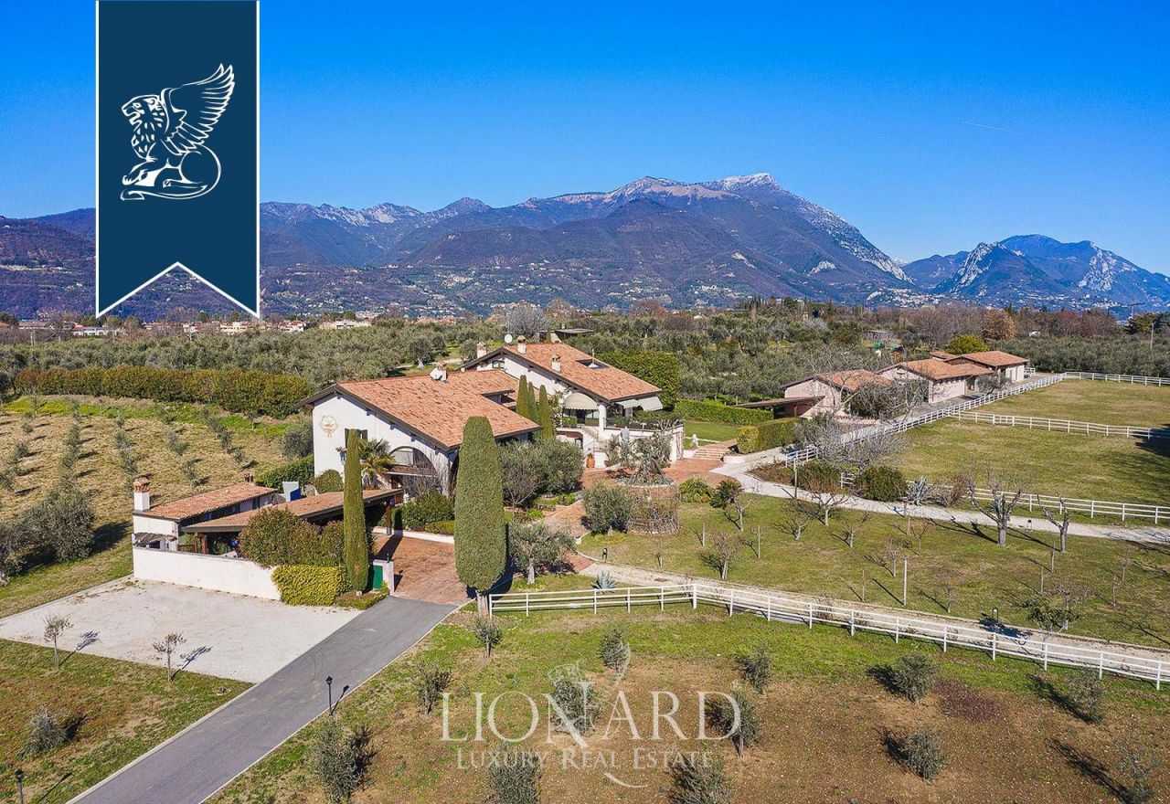 Вилла в Сан-Феличе-дель-Бенако, Италия, 635 м² - фото 4