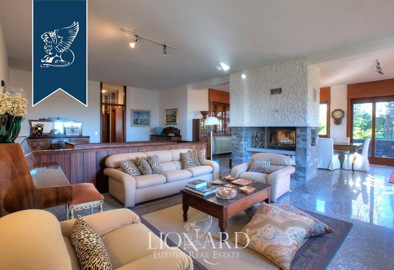 Вилла в Ароне, Италия, 1 500 м² - фото 4