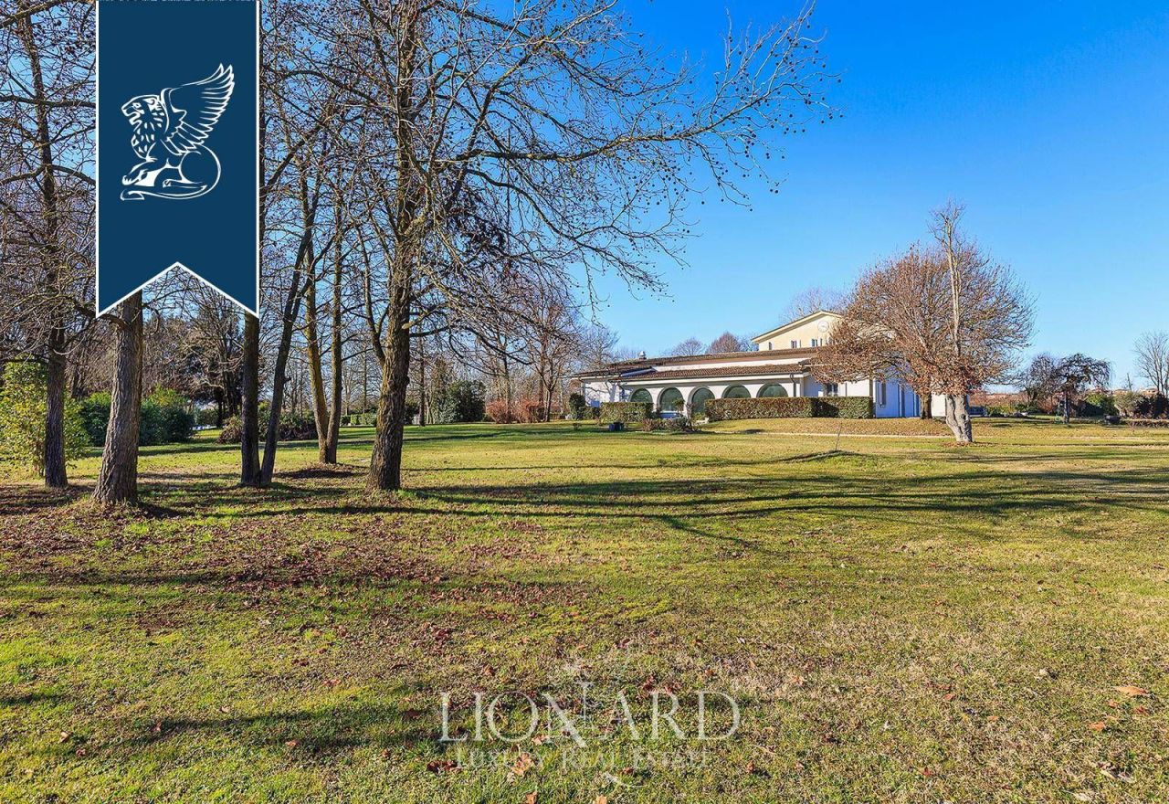 Вилла в Модене, Италия, 1 700 м² - фото 4