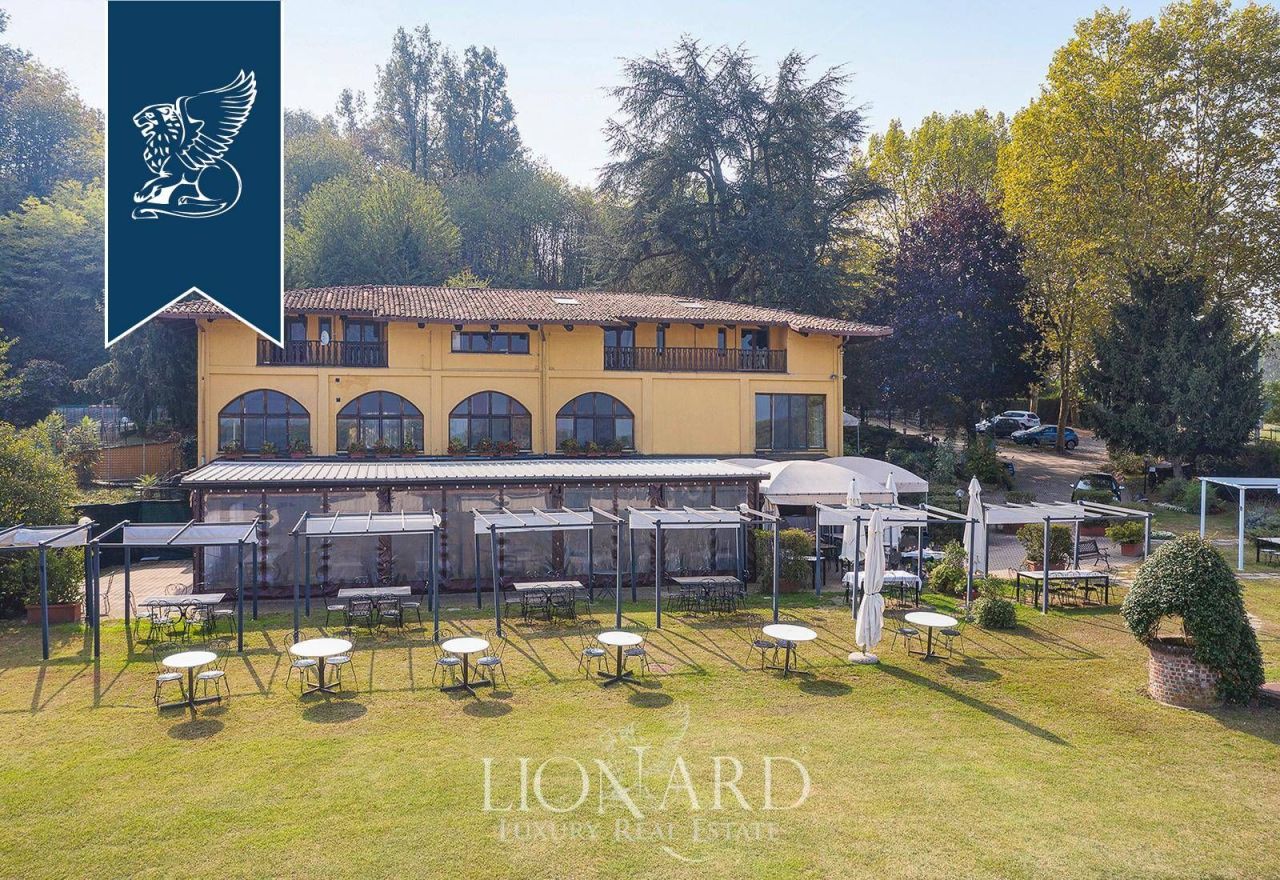 Вилла в Турине, Италия, 1 000 м² - фото 4