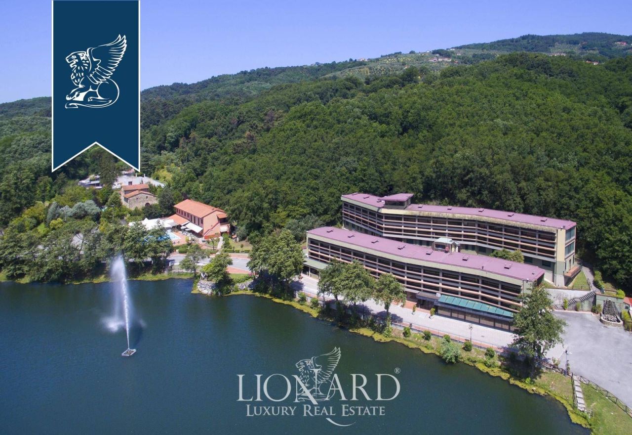 Отель, гостиница в Пистое, Италия, 2 730 м² - фото 4