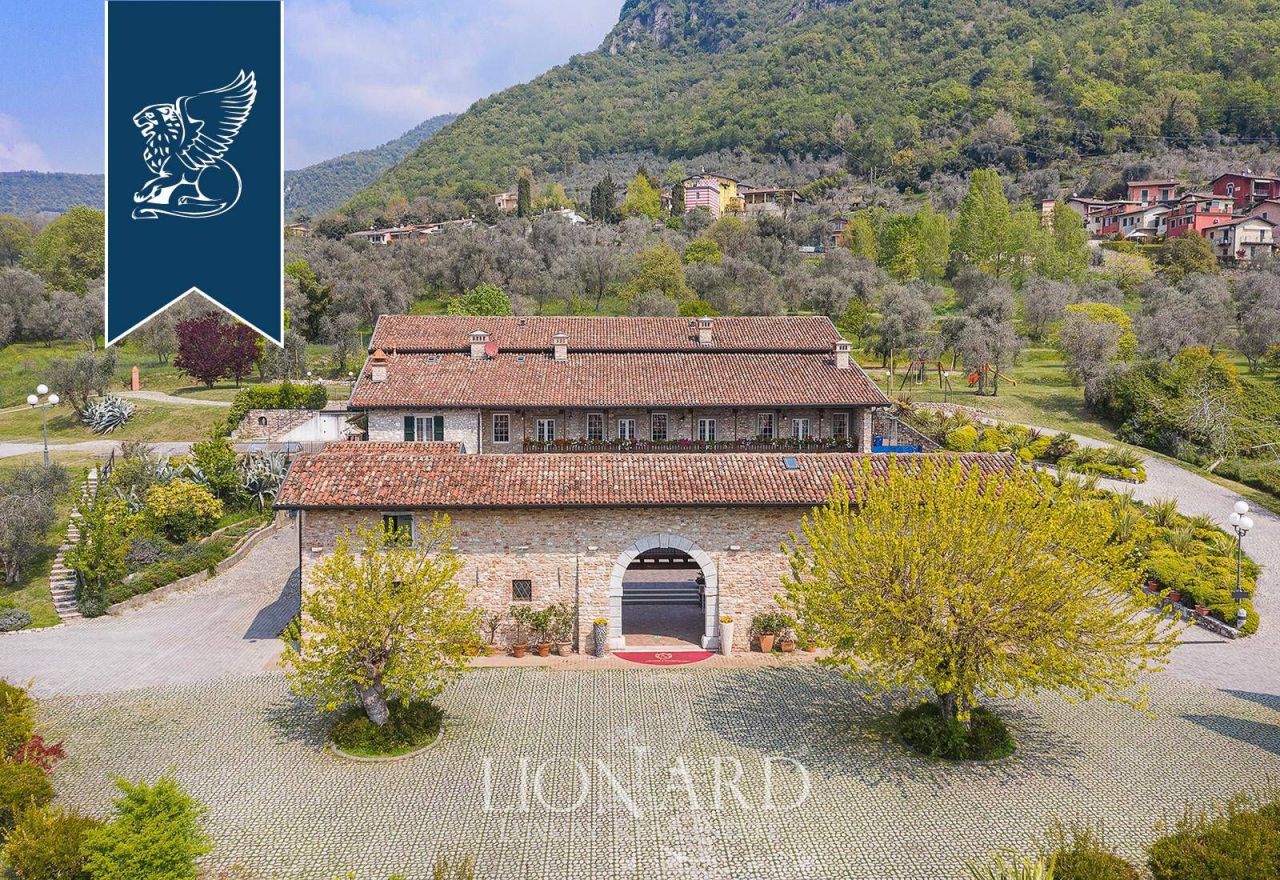 Ферма в Сало, Италия, 2 500 м² - фото 5