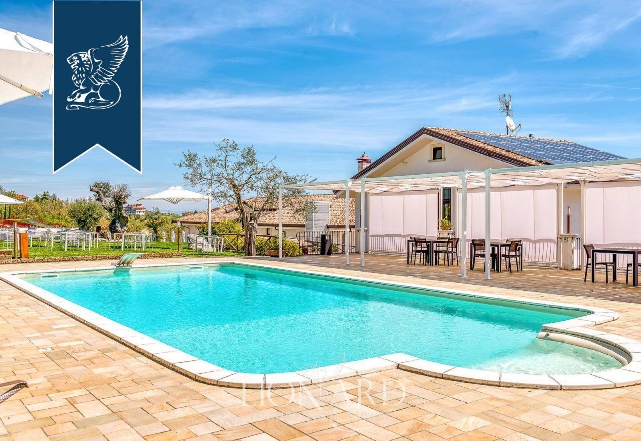 Ферма в Авеллино, Италия, 600 м² - фото 6