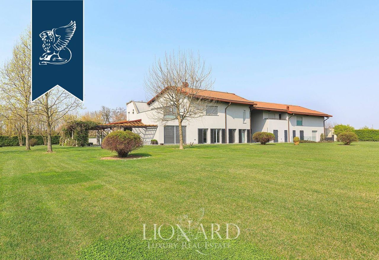 Вилла в Бергамо, Италия, 1 000 м² - фото 6