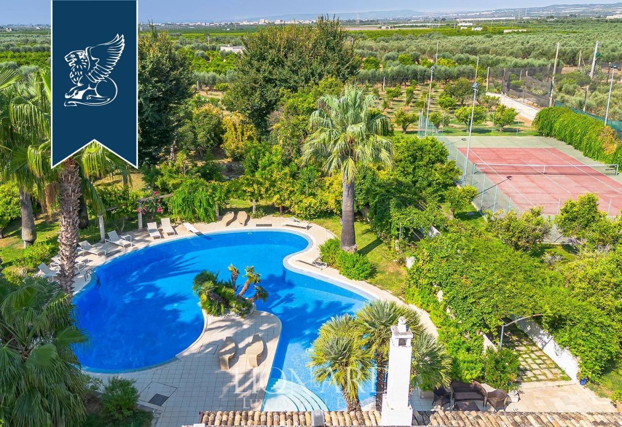 Ферма в Таранто, Италия, 1 000 м² - фото 6