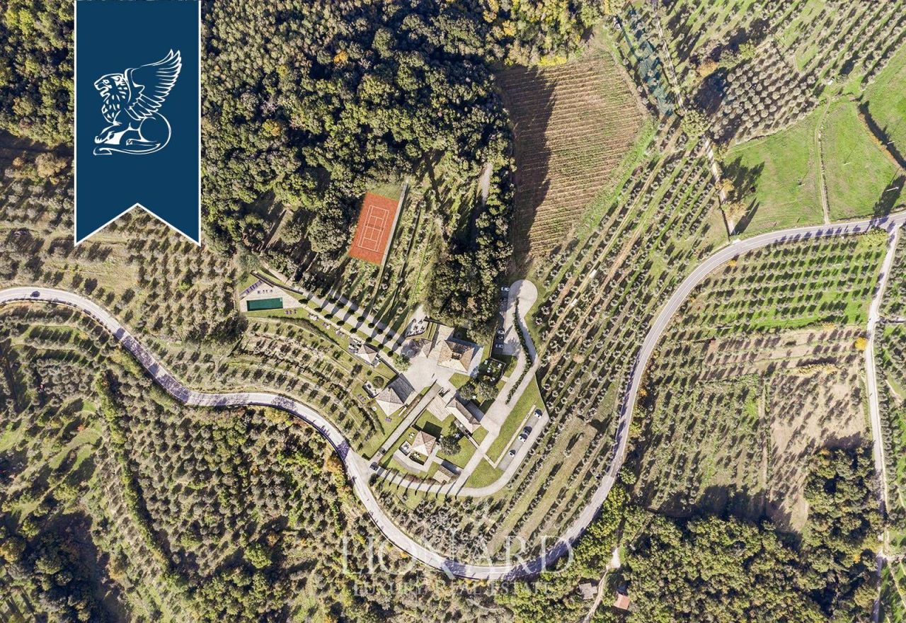 Отель, гостиница в Ареццо, Италия, 2 000 м² - фото 6