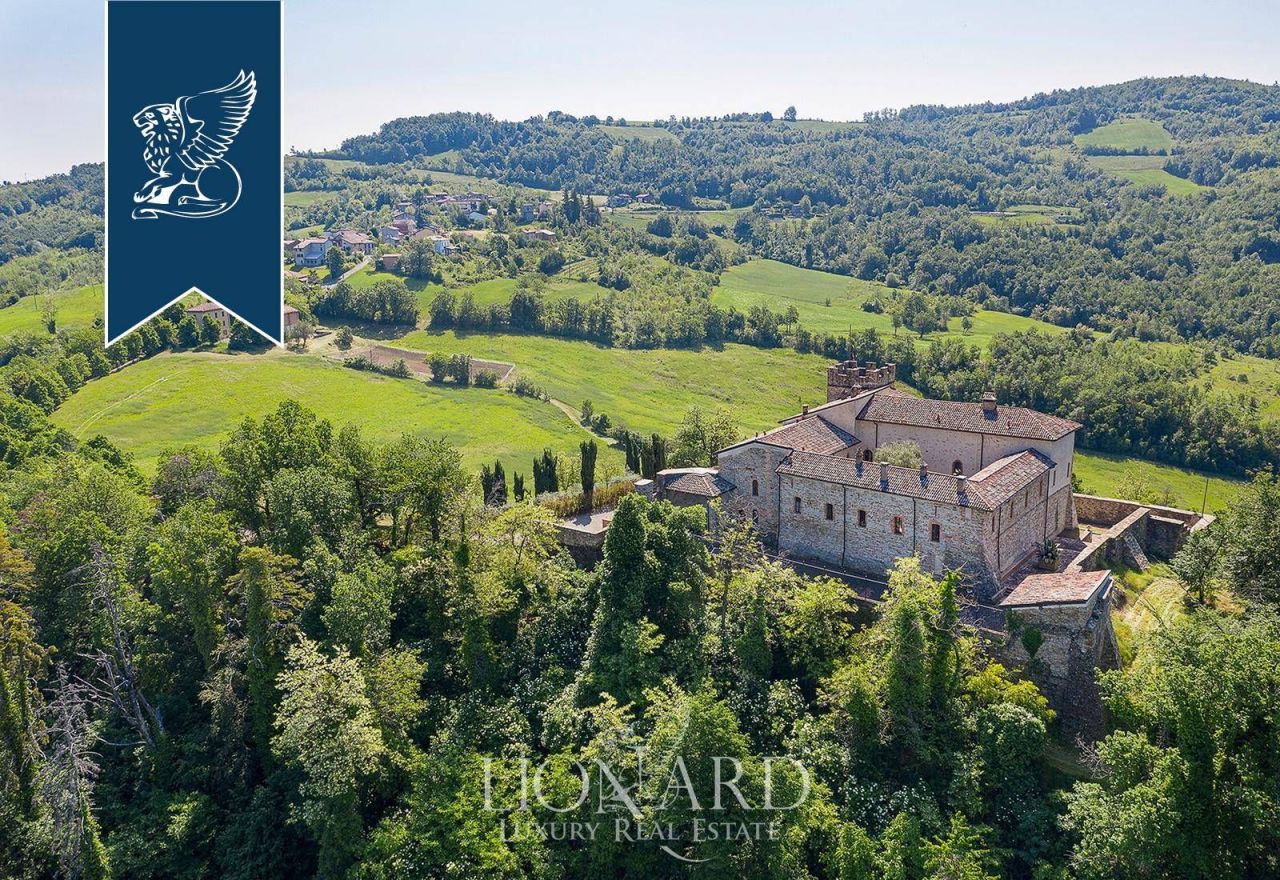 Замок в Пьяченце, Италия, 1 100 м² - фото 6