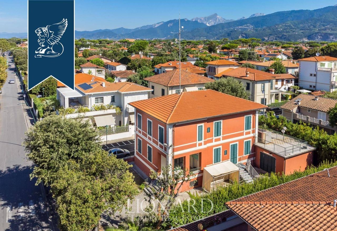 Вилла в Форте деи Марми, Италия, 400 м² - фото 6