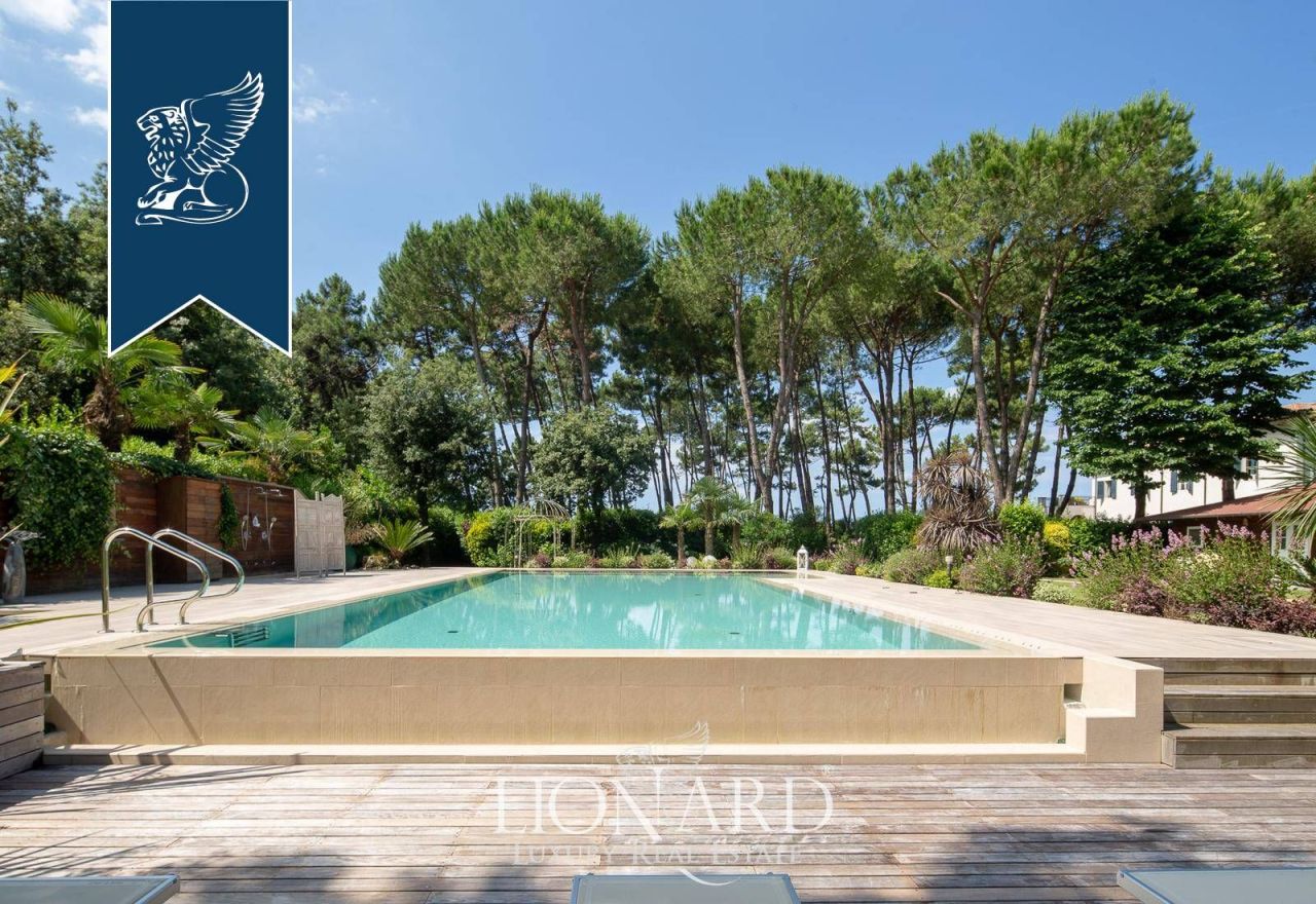 Вилла в Массе, Италия, 1 100 м² - фото 6