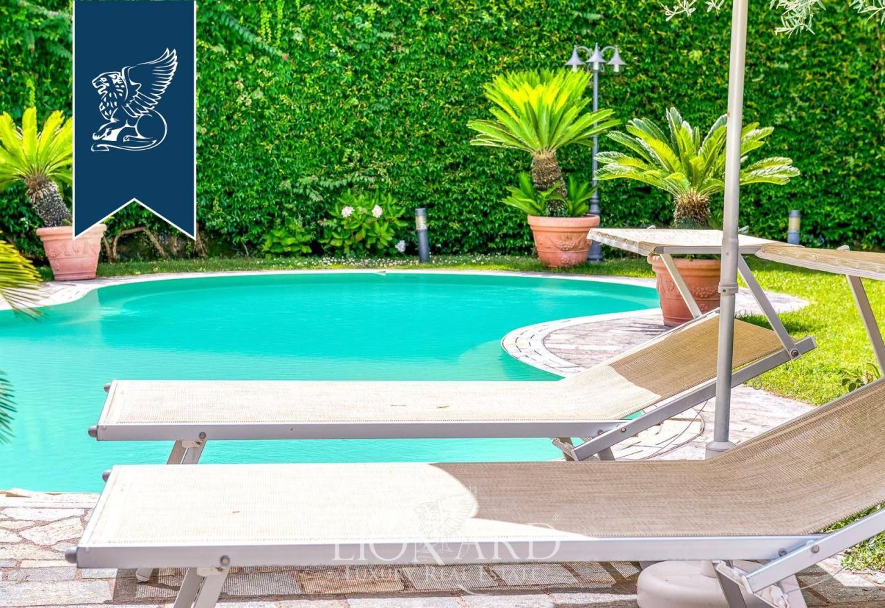 Вилла в Неаполе, Италия, 270 м² - фото 6