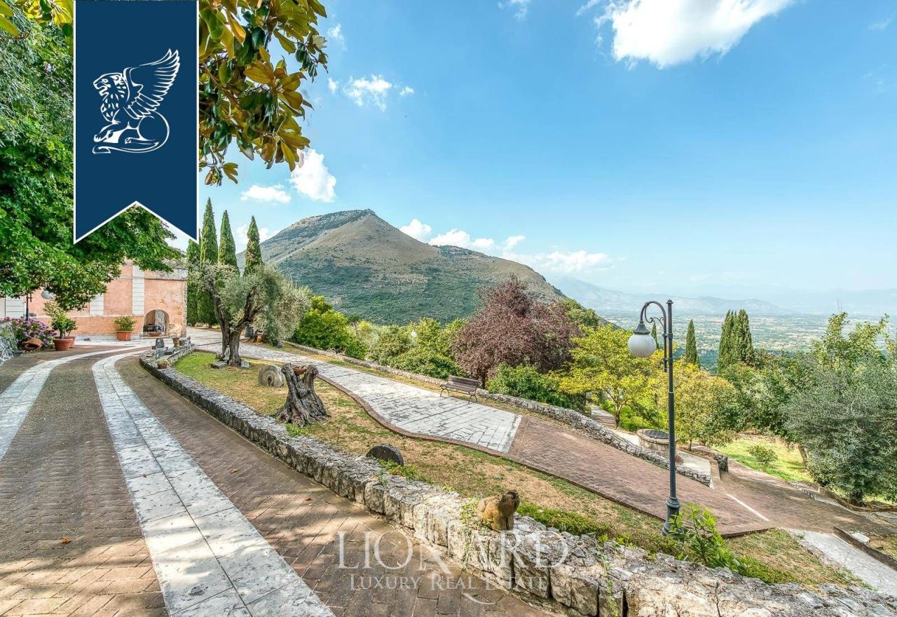 Вилла в Фрозиноне, Италия, 1 000 м² - фото 6