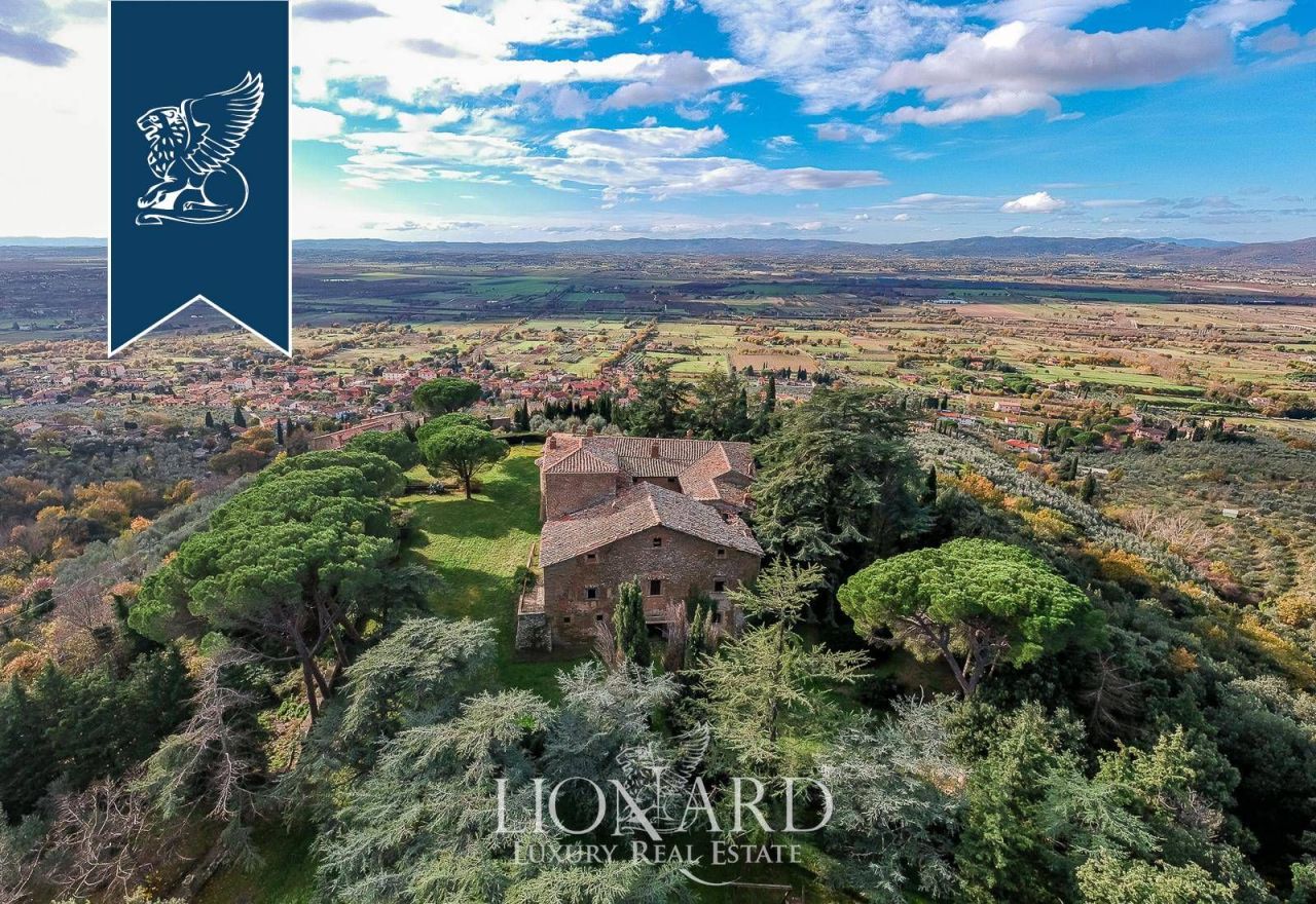 Замок в Ареццо, Италия, 3 000 м² - фото 6