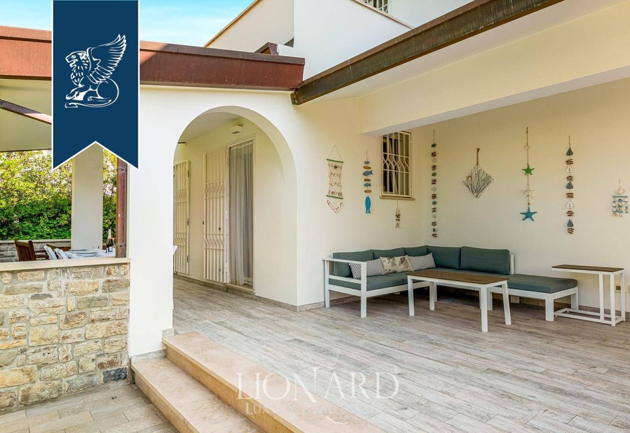 Вилла в Форте деи Марми, Италия, 254 м² - фото 6