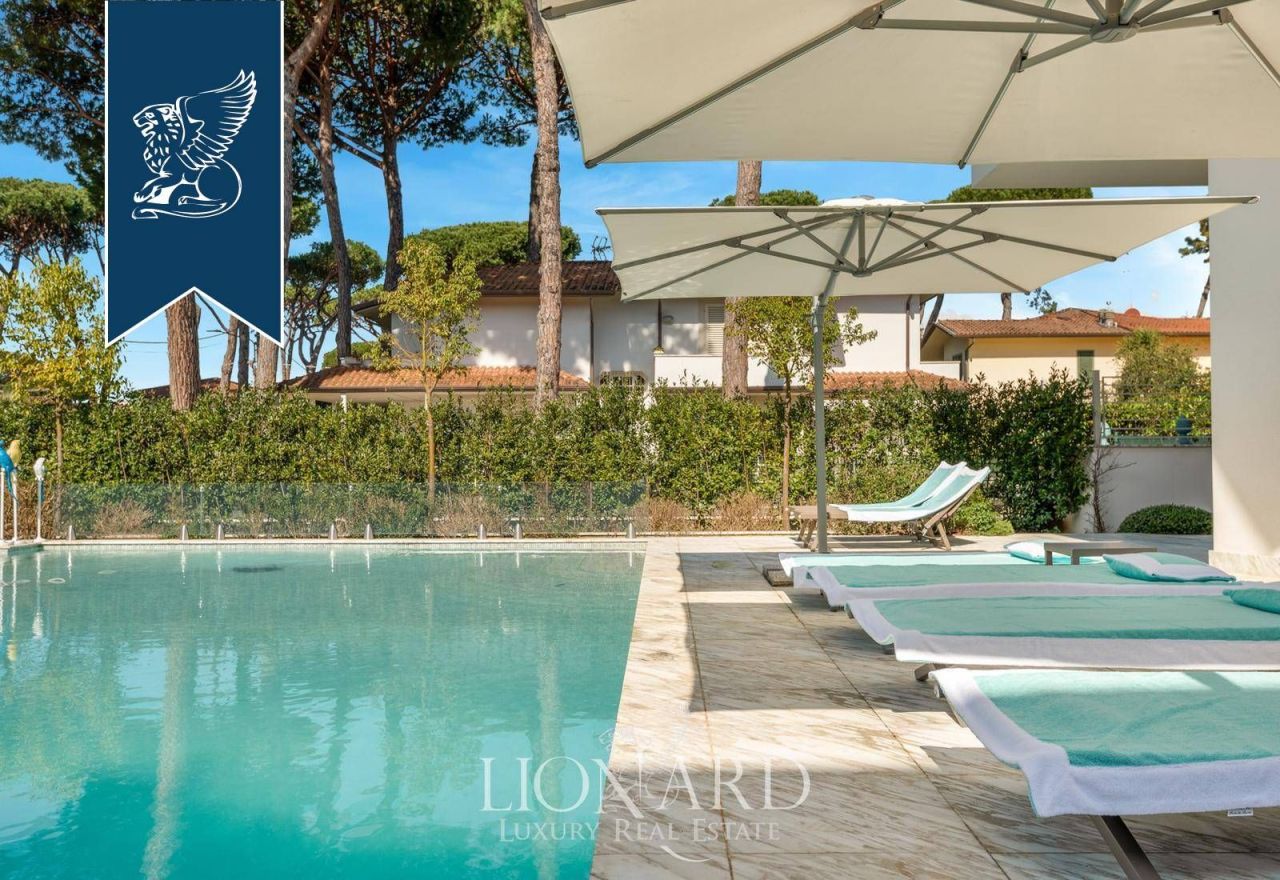 Вилла в Пьетрасанте, Италия, 350 м² - фото 6