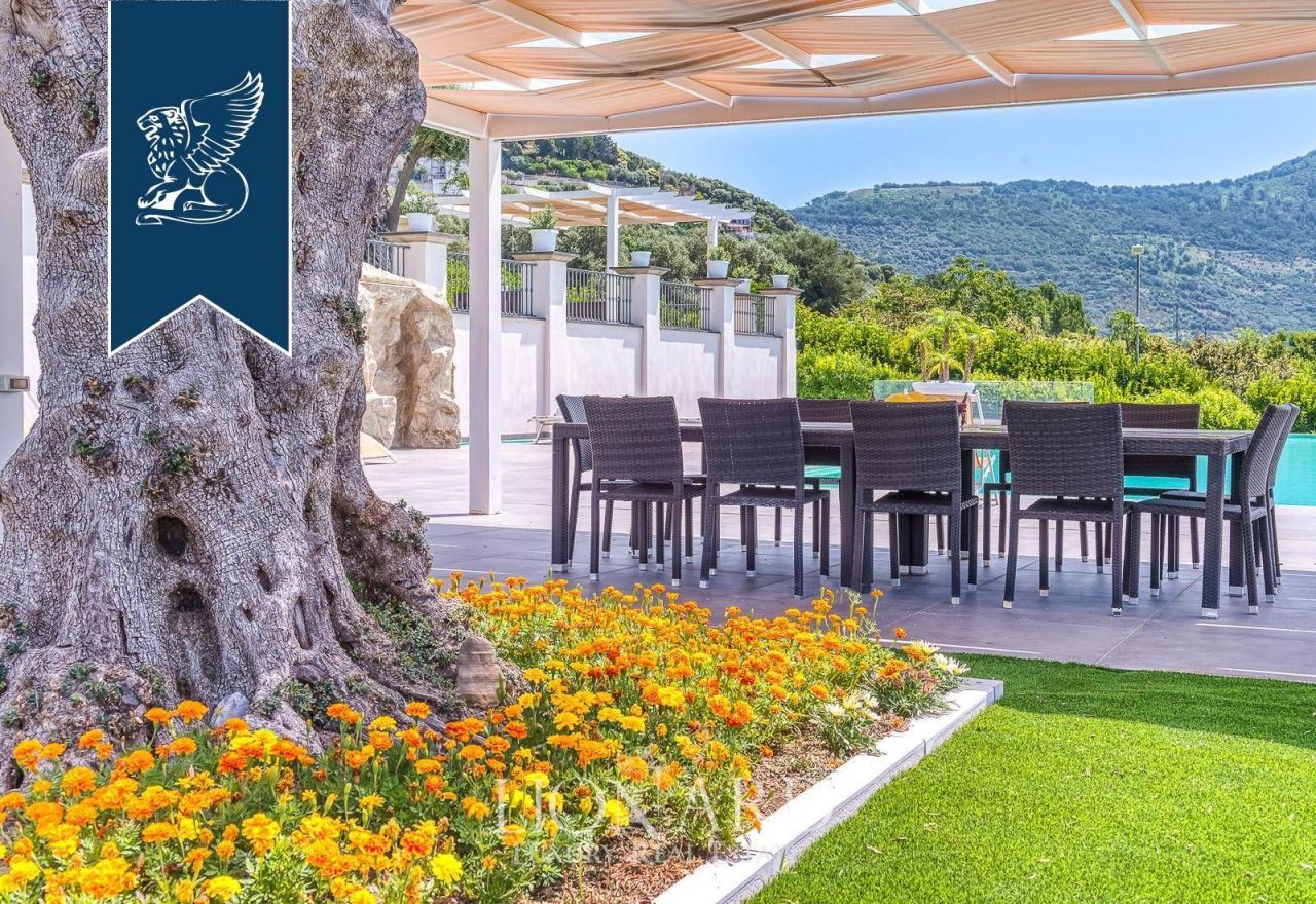 Вилла в Салерно, Италия, 1 200 м² - фото 6