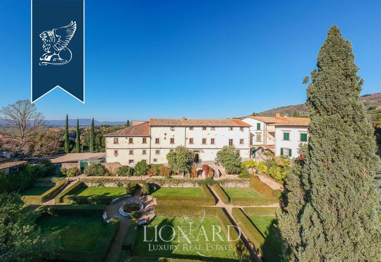 Ферма в Ареццо, Италия, 25 000 м² - фото 6