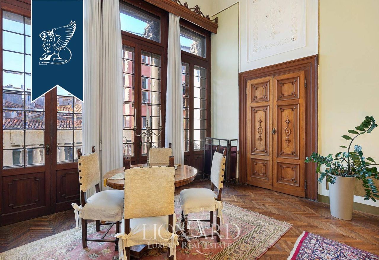 Дом в Венеции, Италия, 2 500 м² - фото 6