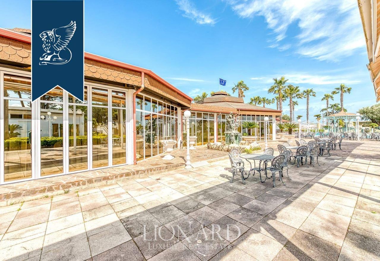 Отель, гостиница в Салерно, Италия, 1 300 м² - фото 6