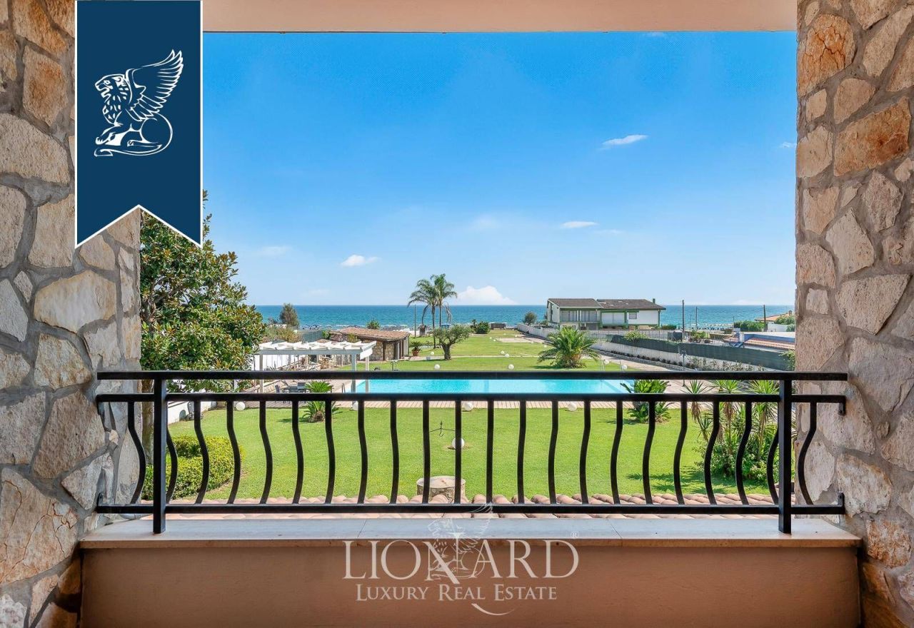 Вилла в Сан-Феличе-Чирчео, Италия, 600 м² - фото 6